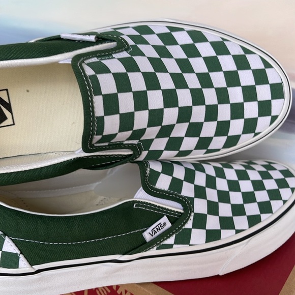 Vans Men’s Classic Slip-On
Color Theory Checkerboard
VN0A7Q5D6QU
Sneakers - Picture 15 of 16
